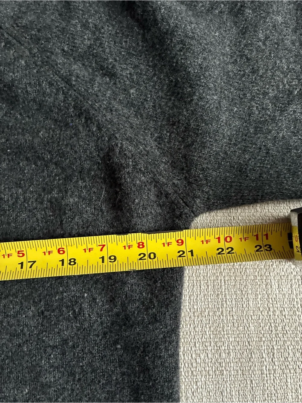 Vintage J.CREW Sweater Men’s Medium 100% Lambswool V Neck Pullover